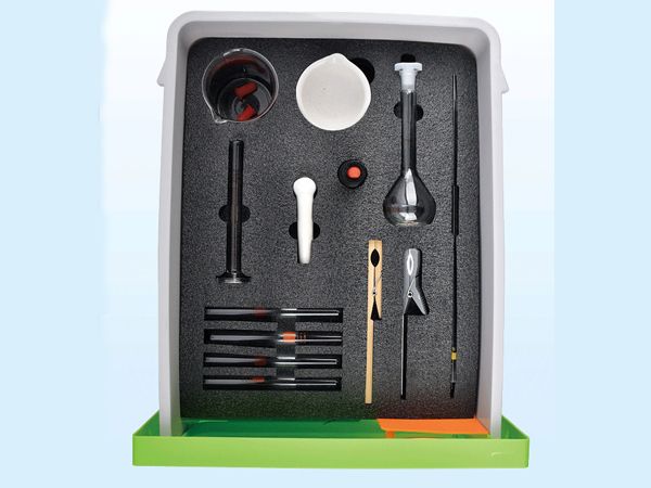 高中物質(zhì)的基礎(chǔ)實驗箱